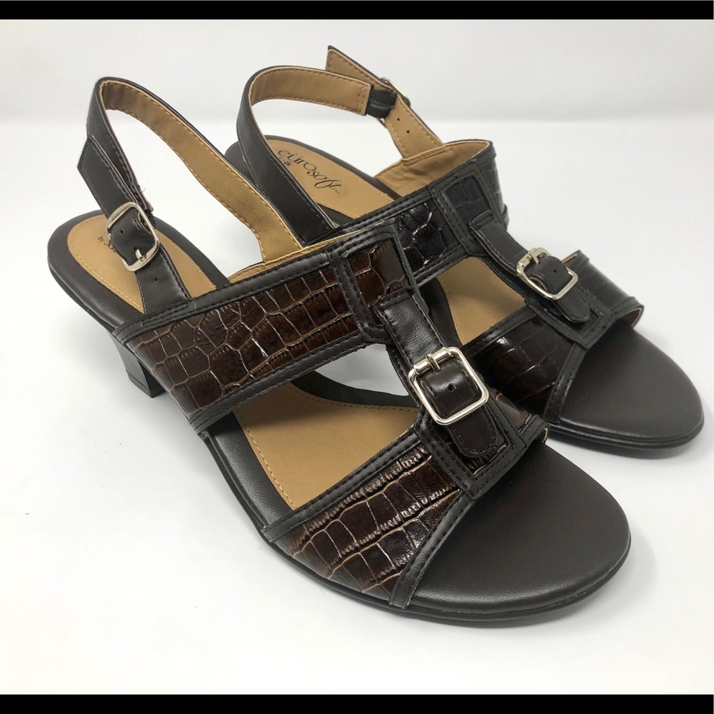 EURO SOFT BROWN SANDALS SIZE 9.5